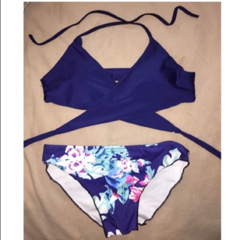 Cross bathing suit